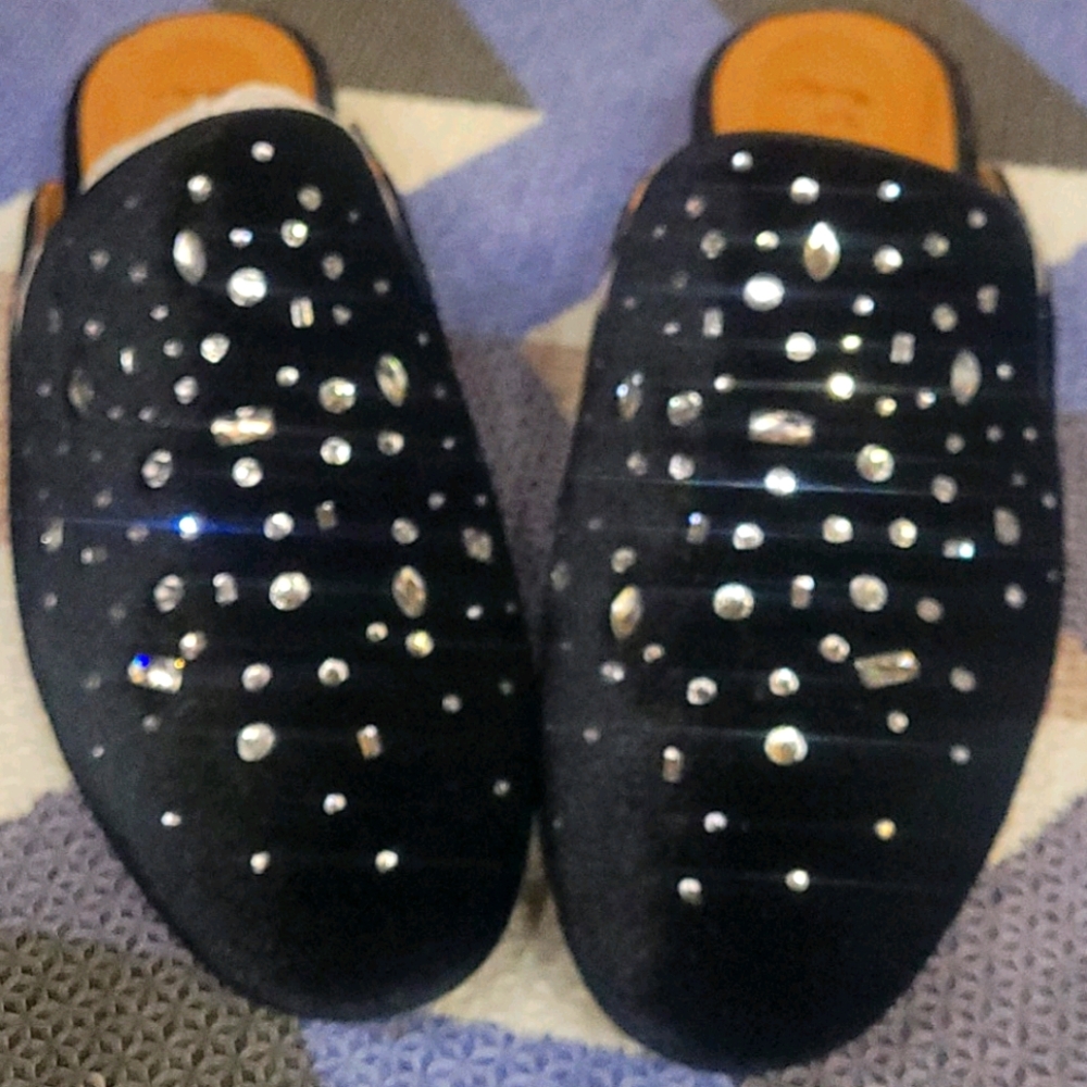 Like new gemmed shoed